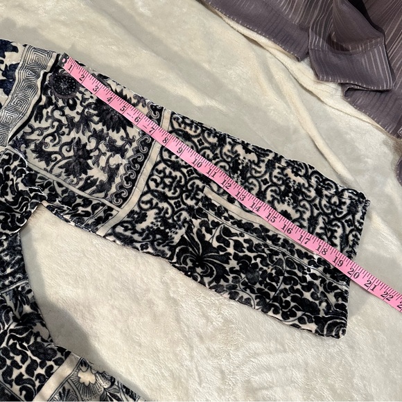 Johnny Was velvet tunic top cream and navy // small - Picture 11 of 15